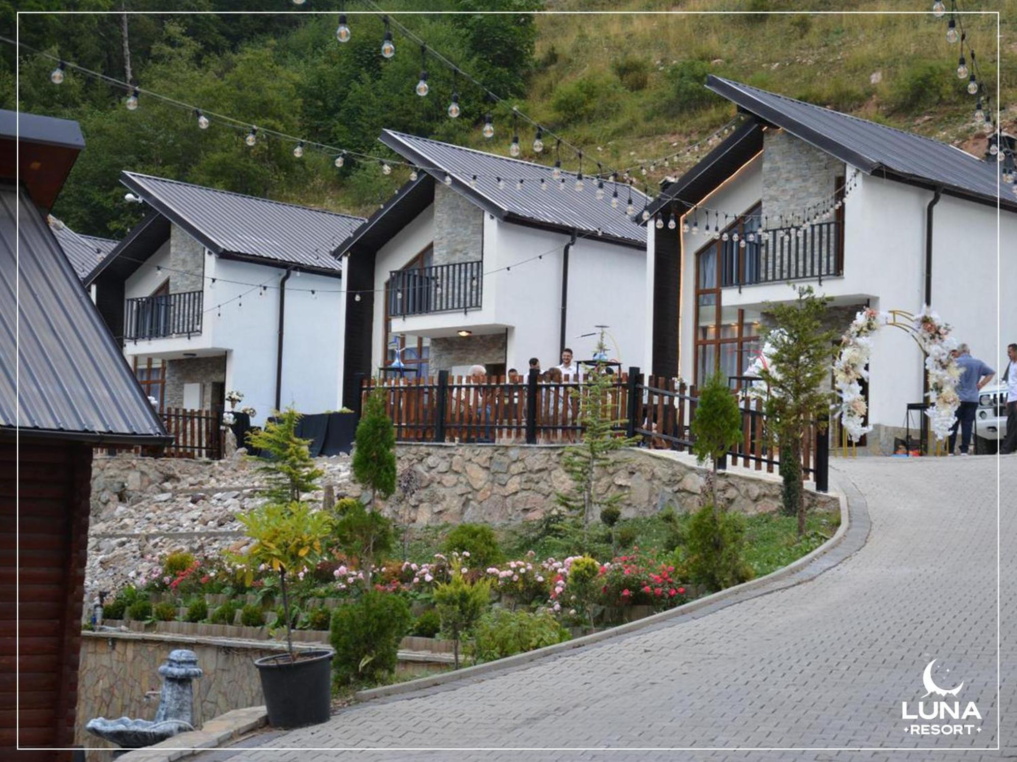 Luna Resort Peja Exteriör bild